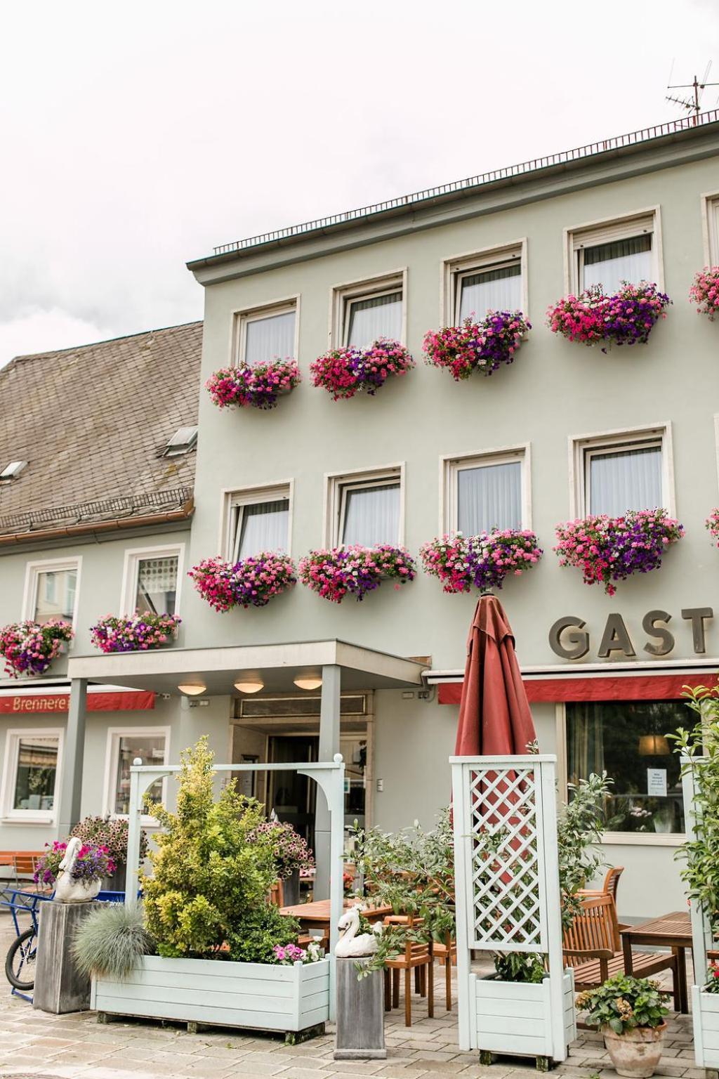 Hotel Brauereigasthof Schwanenbraeu Ebermannstadt Bagian luar foto