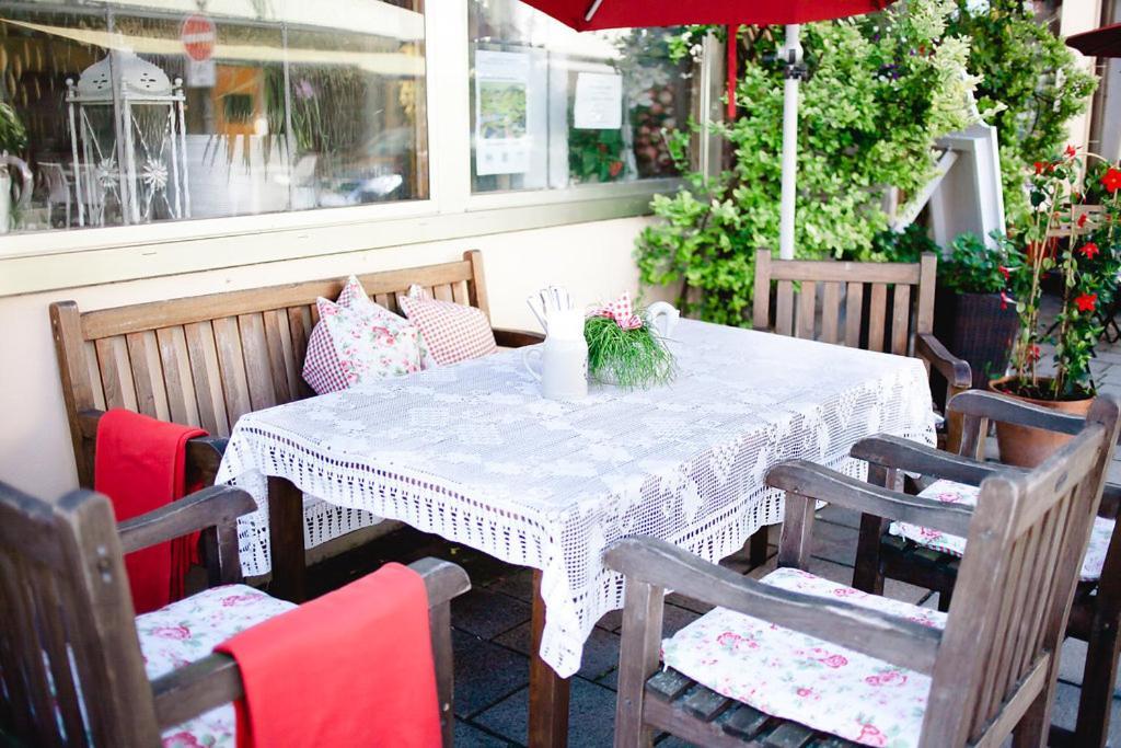 Hotel Brauereigasthof Schwanenbraeu Ebermannstadt Bagian luar foto